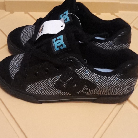ladies dc shoes
